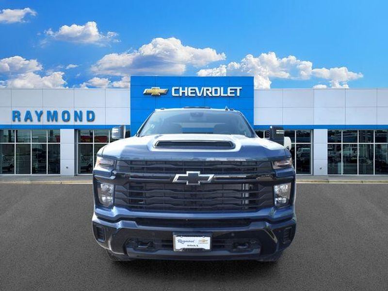 New 2026 Chevrolet Silverado 2500HD CustomImage 9