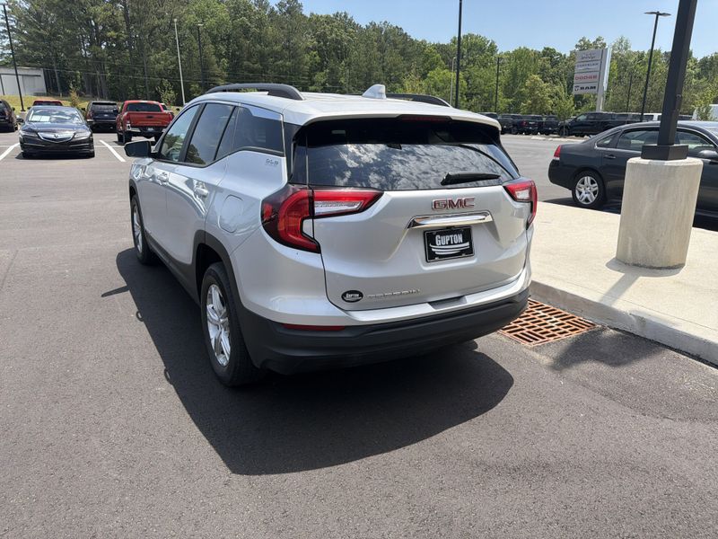Used 2022 GMC Terrain SLEImage 13