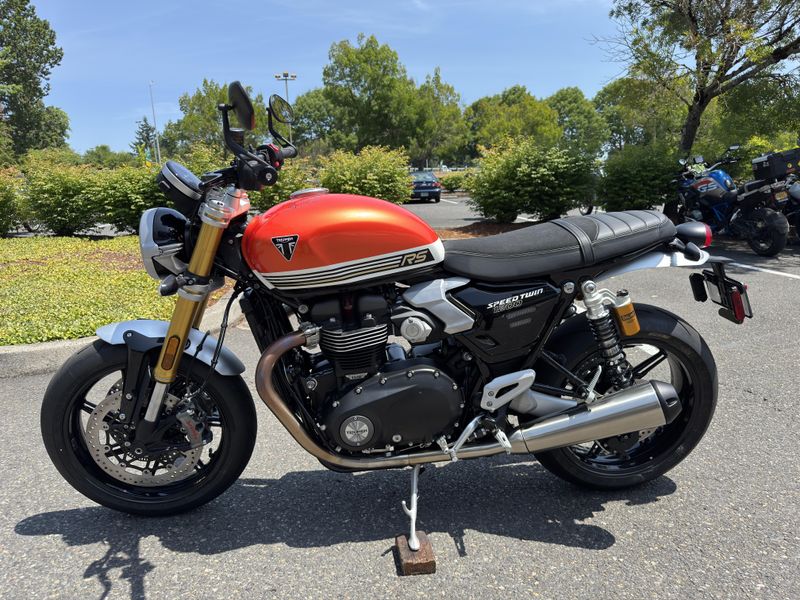 2025 Triumph Speed Twin RS 1200 - BAJA ORANGE - SAPPHIRE BLACK 