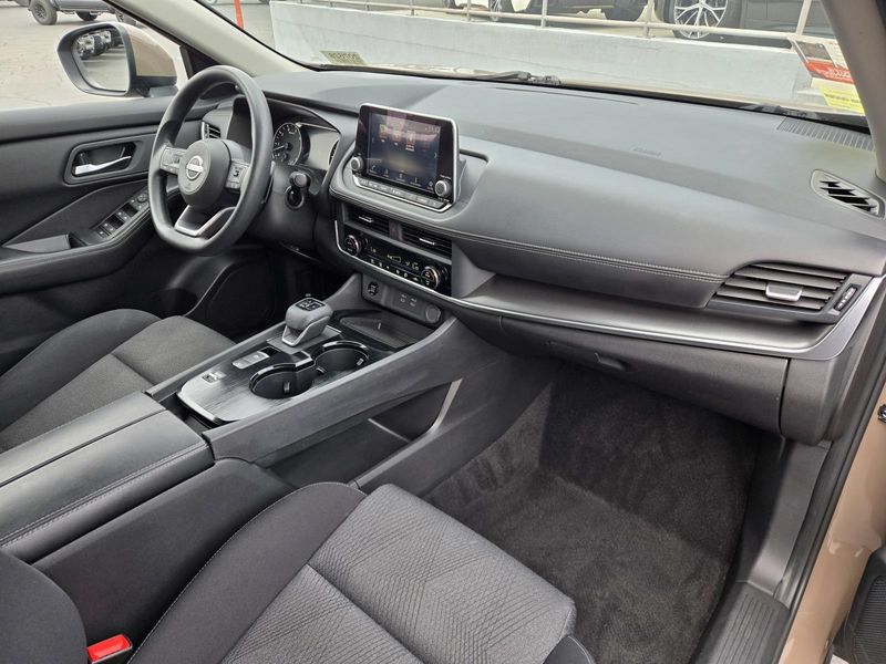 Used 2024 Nissan Rogue FWD SV