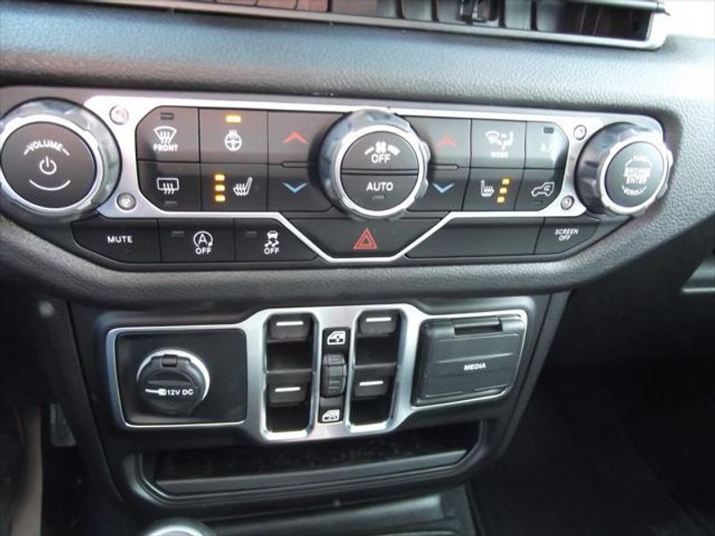 2025 Jeep Wrangler Unlimited Sport S photo 9