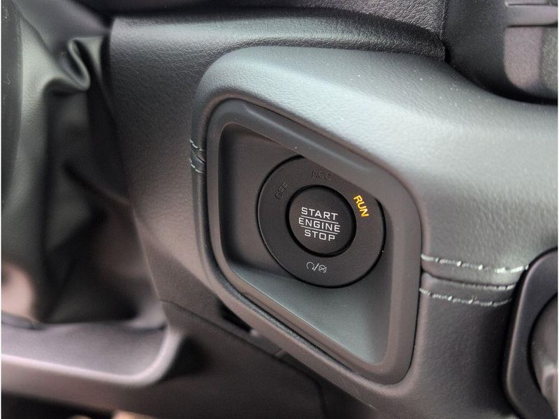 New 2026 Jeep Wrangler 4-door SaharaImage 19