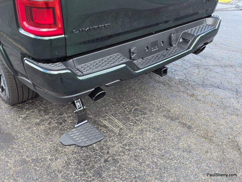 New 2026 RAM 1500 Limited Crew Cab 4x4 5'7' Box