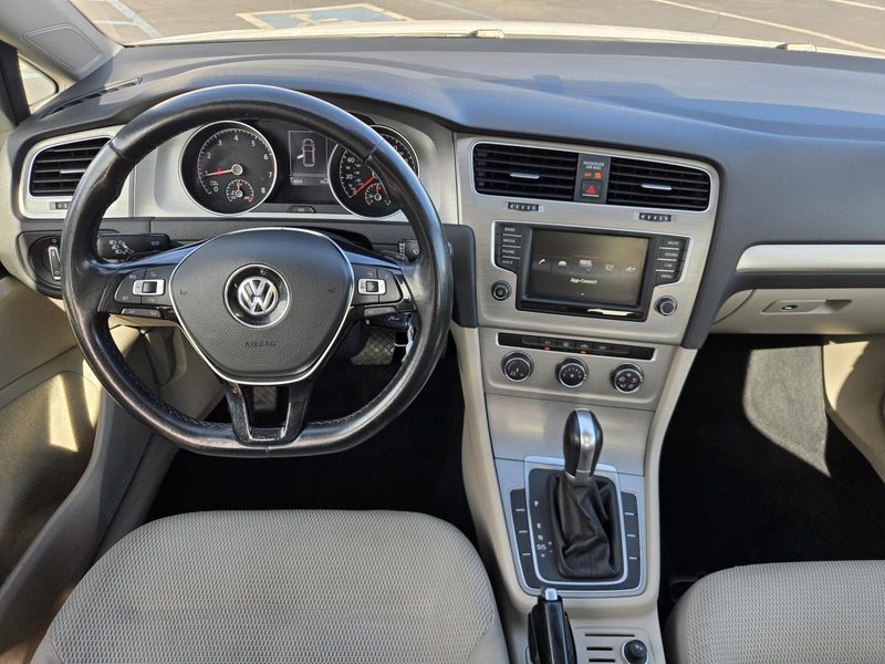 Used 2016 Volkswagen Golf 4dr HB Auto TSI S w/Sunroof