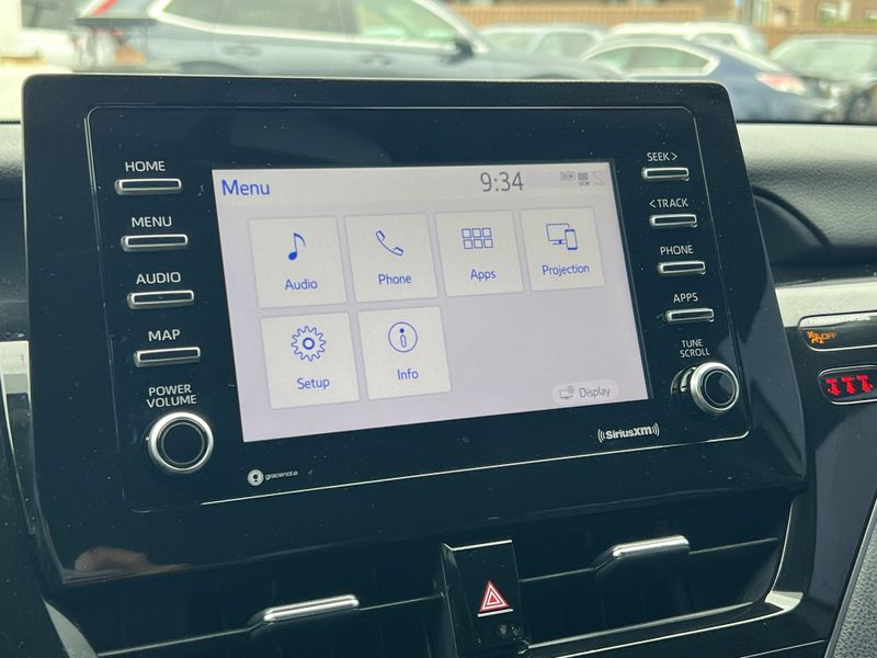 Used 2022 Toyota Camry Hybrid SEImage 11