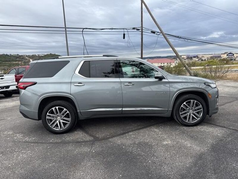 2023 Chevrolet Traverse High Country photo 3