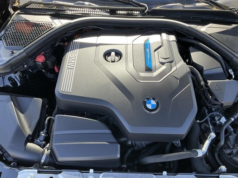 2024 BMW 3 Series 330e iPerformanceImage 31