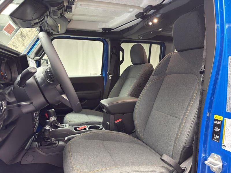 New 2026 Jeep Wrangler 4-door Sport SImage 7