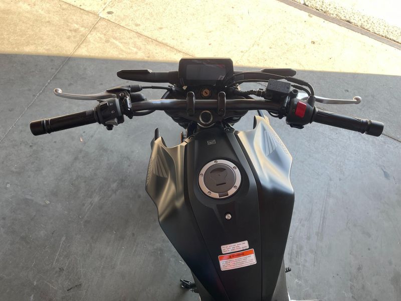 New 2025 Honda CB300R ABS Image 10