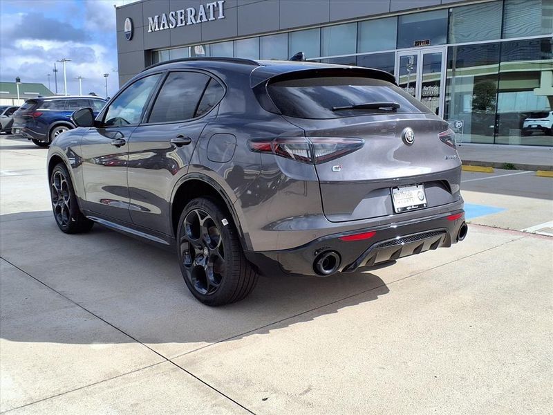 New 2026 Alfa Romeo Stelvio AwdImage 9