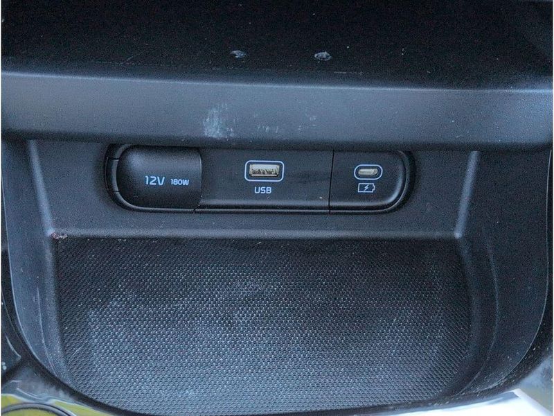 Used 2025 Kia Seltos SImage 17