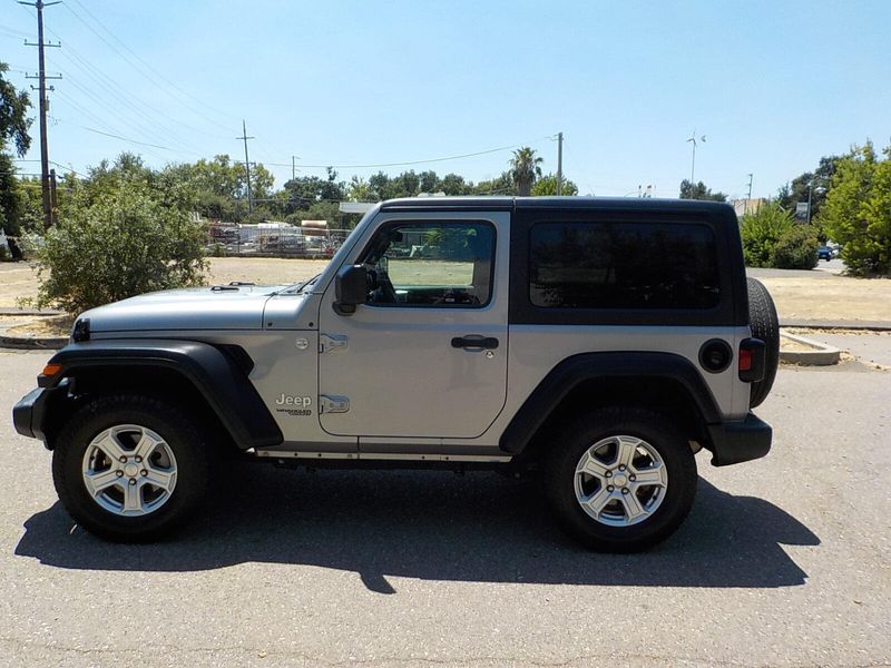 2019 Jeep Wrangler Sport photo 5