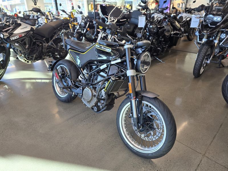 Used 2019 Husqvarna SVARTPILEN 401 