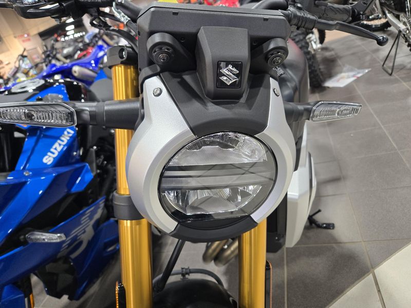 NEW 2026 SUZUKI GSX8T Image 9