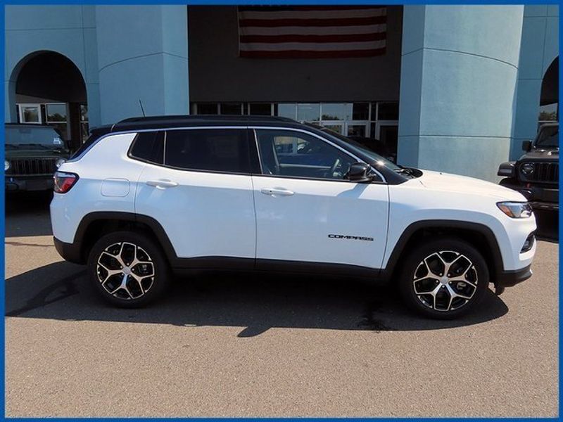 2024 Jeep Compass LimitedImage 2