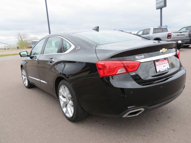 2015 Chevrolet Impala LTZ 4dr Sedan w/2LZImage 4