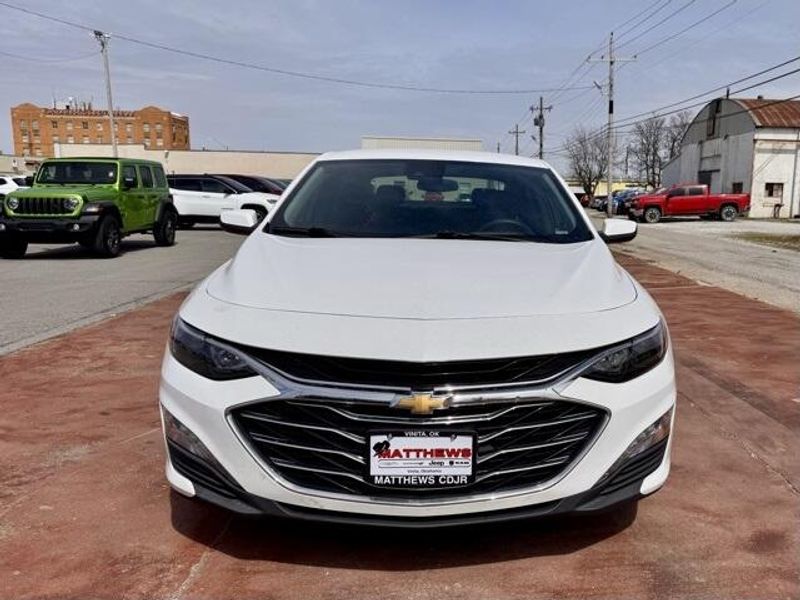 Used 2023 Chevrolet Malibu LTImage 2