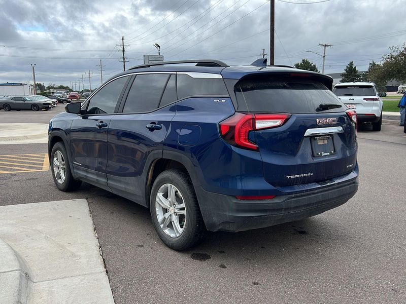 2022 Gmc Terrain SLE photo 3