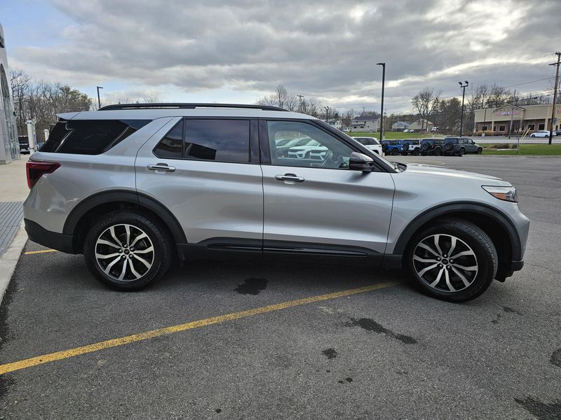 Used 2020 Ford Explorer STImage 4