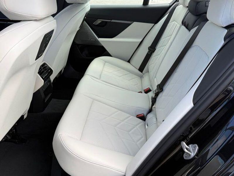 New 2026 BMW 5 Series 530iImage 27