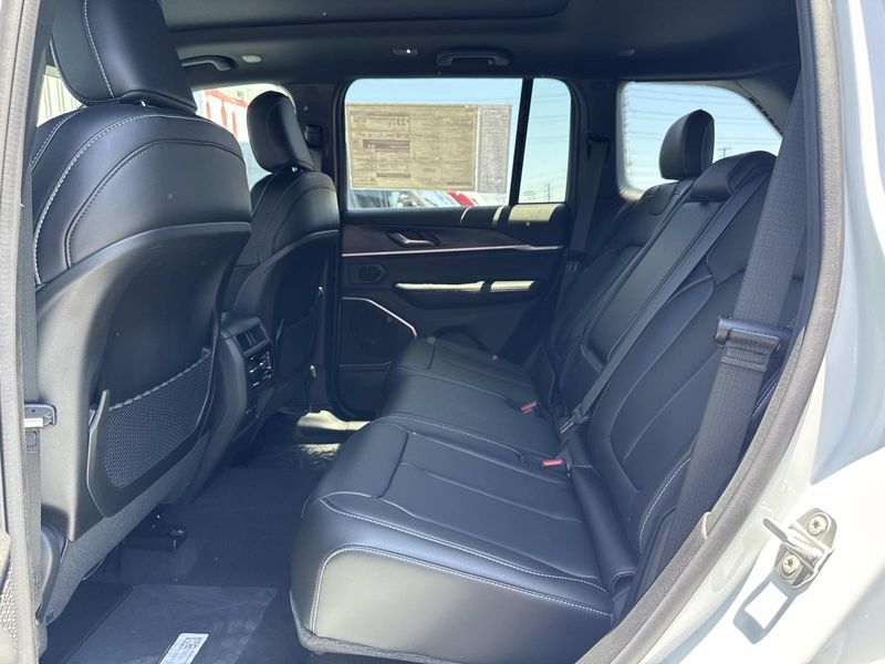 New 2026 Jeep Grand Cherokee Limited 4x4