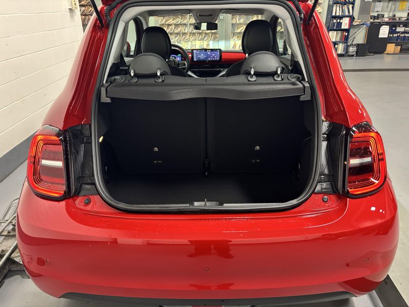 2024 Fiat 500e Inspi(red)Image 25