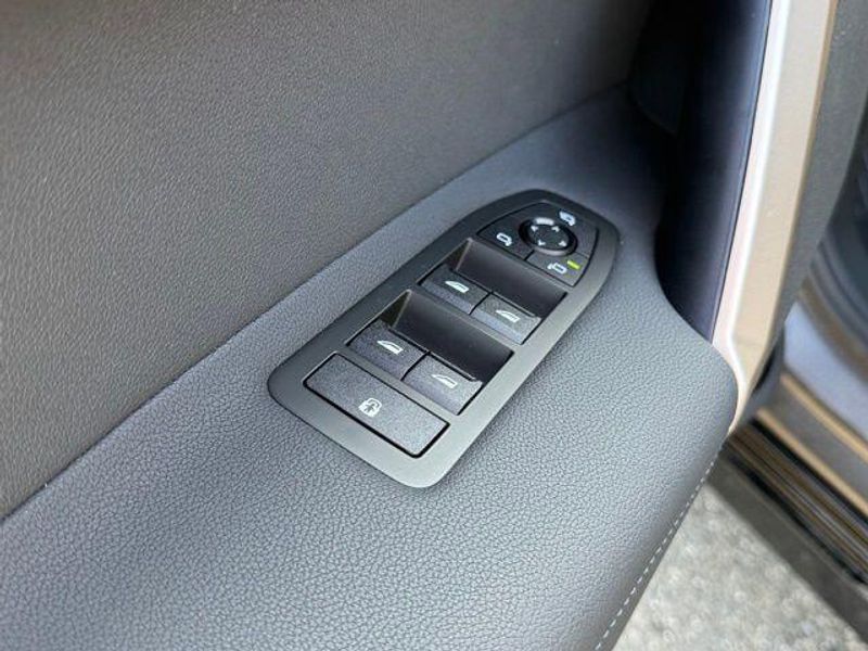 New 2026 BMW iX xDrive45Image 16