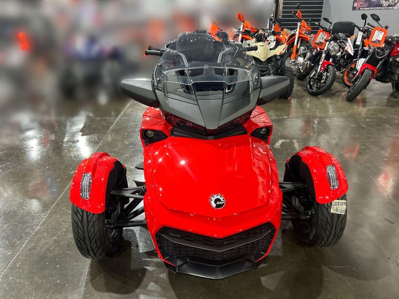 2022 Can-Am H7NA  in a PLASMA RED/ CARBON BLACK exterior color. Del Amo Motorsports delamomotorsports.com 