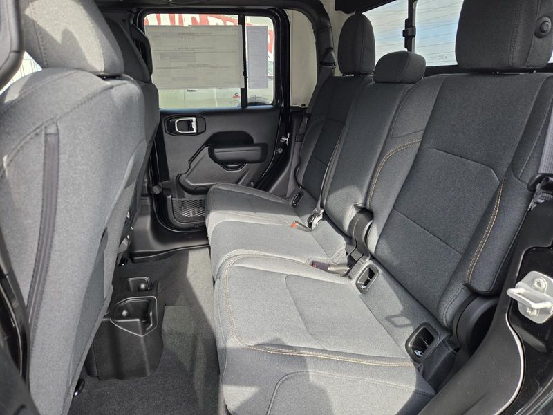 New 2026 Jeep Gladiator Sport S 4x4