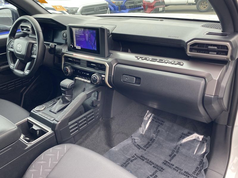 Used 2025 Toyota Tacoma SR5Image 9