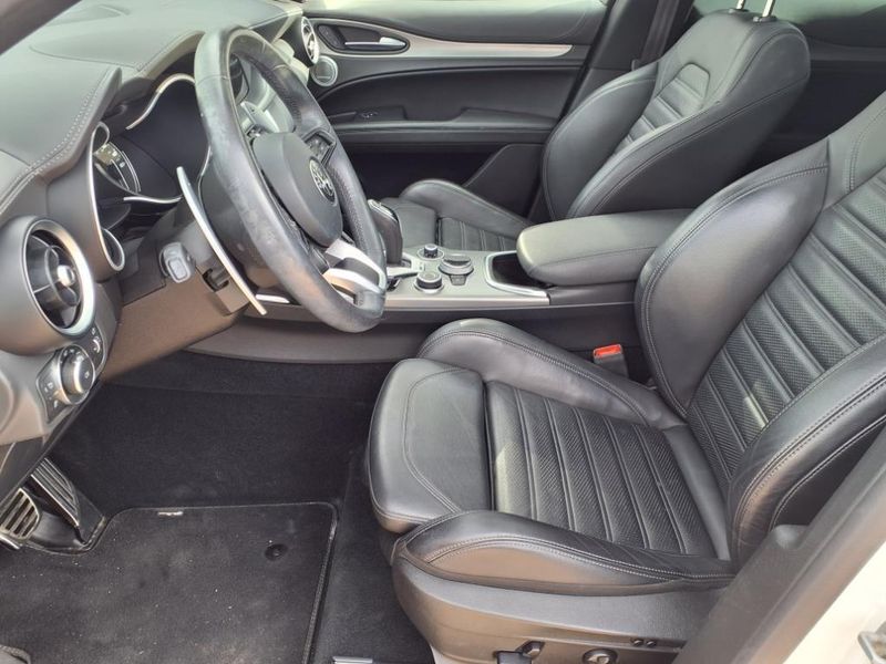 Used 2022 Alfa Romeo Stelvio VeloceImage 7