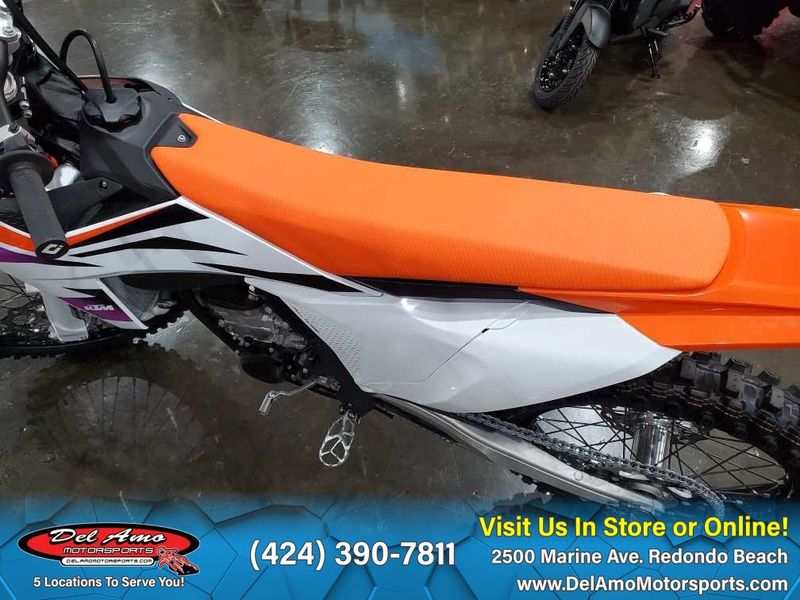 2024 KTM 450 SX-F  in a ORANGE exterior color. Del Amo Motorsports of Redondo Beach (424) 304-1660 delamomotorsports.com 