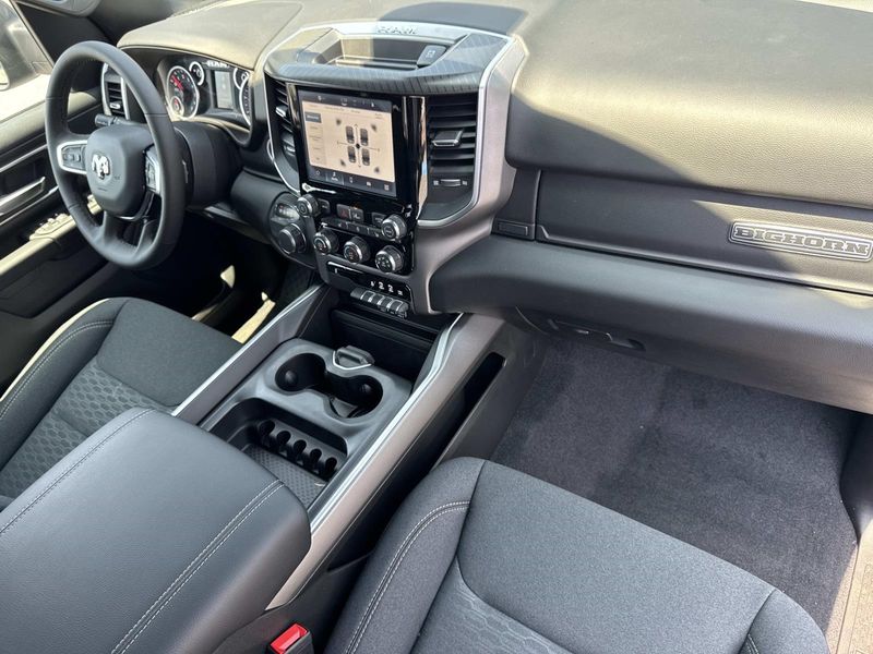 New 2026 RAM 1500 Big Horn Crew Cab 4x2 5'7' Box