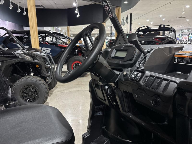 New 2026 Can-Am DEFENDER MAX DPS HD9 Image 19
