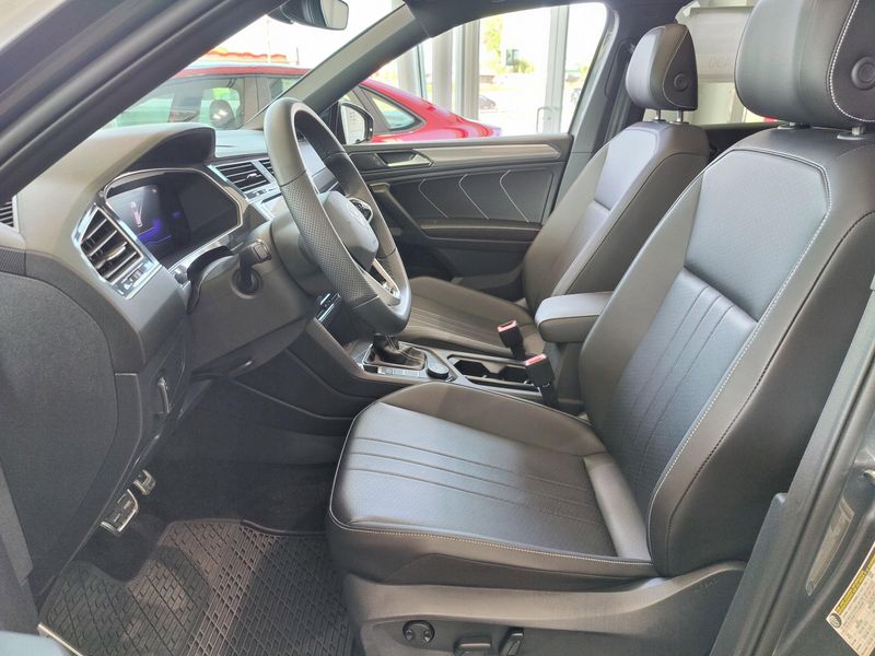 2024 Volkswagen Tiguan SE R-Line Black AWD w/SunroofImage 15