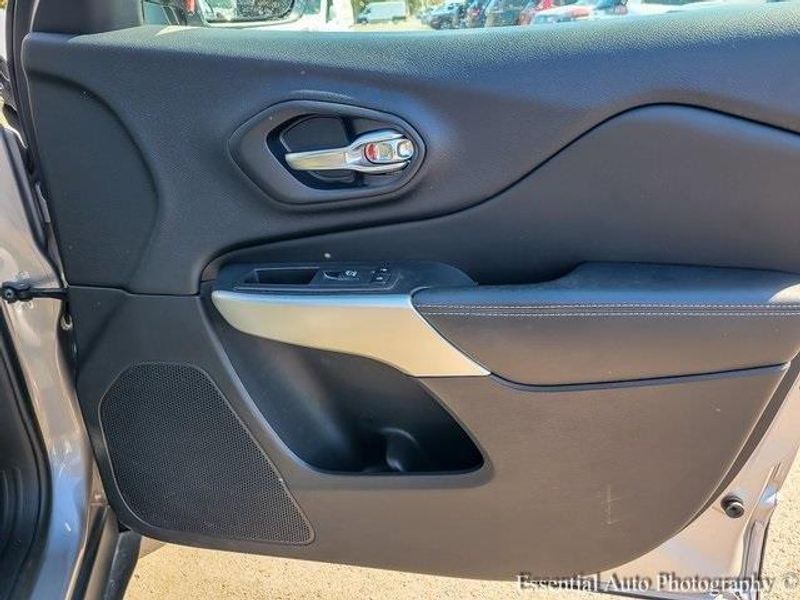 2018 Jeep Cherokee Latitude photo 15