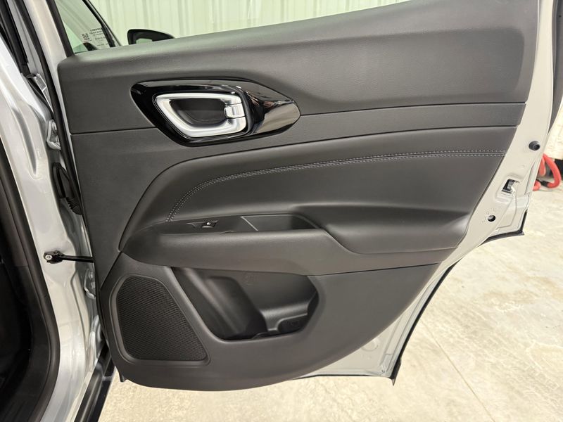 New 2026 Jeep Compass Latitude Altitude 4x4Image 9