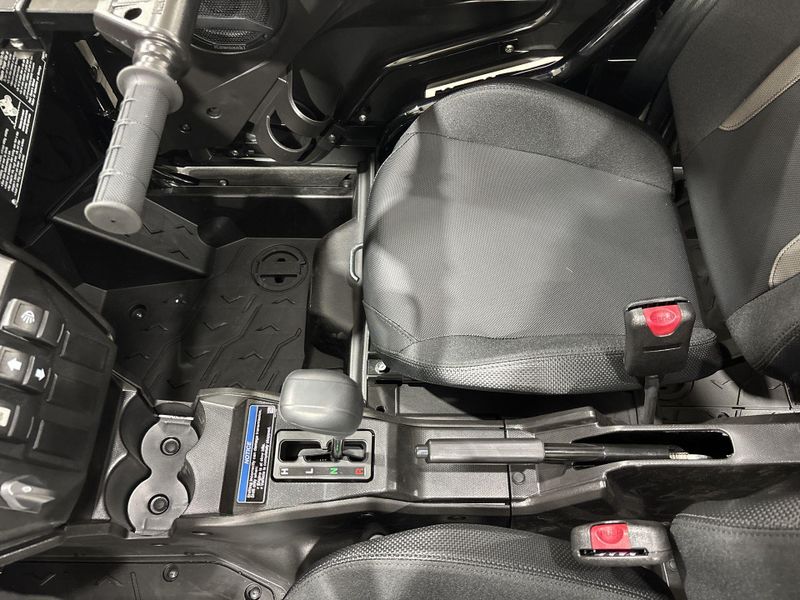 New 2027 Kawasaki TERYX KRX4 1000 BLACKOUT EDITION Image 27
