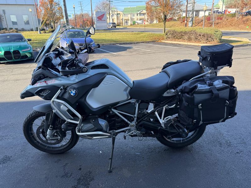 2022 BMW R 1250 GS AdventureImage 2