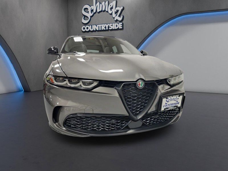 Used 2025 Alfa Romeo Tonale 2.0T AWD w/SunroofImage 2