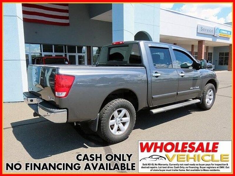 Used 2011 Nissan Titan SVImage 7