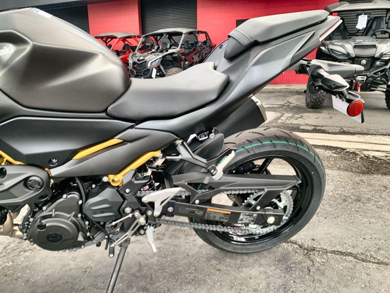 New 2026 Kawasaki Z500 ABS Image 10