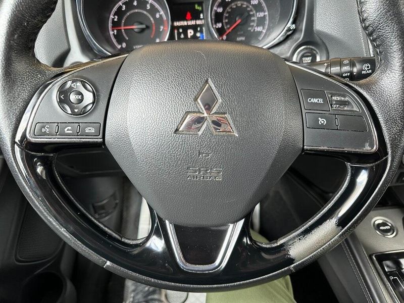 2020 Mitsubishi Outlander Sport 2.0 SEImage 3