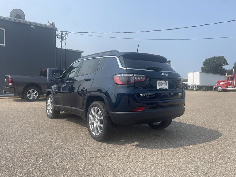 2024 Jeep Compass Latitude Lux 4x4Image 6