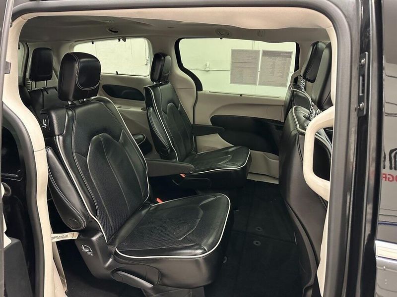 2023 Chrysler Pacifica LimitedImage 30
