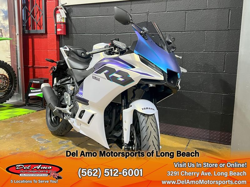 2025 Yamaha YZF-R3 ABS Image 11