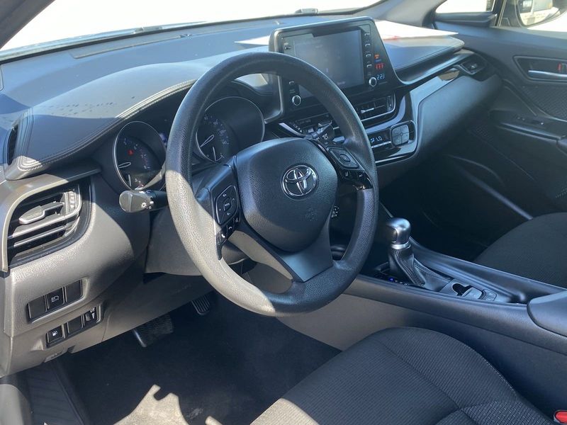 2019 Toyota C-HR LEImage 16