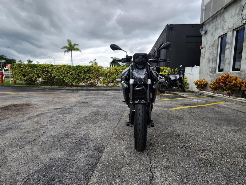 Used 2021 BMW F 900 R Image 2
