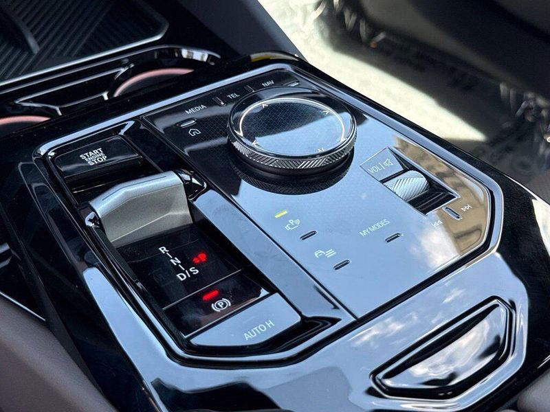 New 2027 BMW 5 Series 530iImage 22