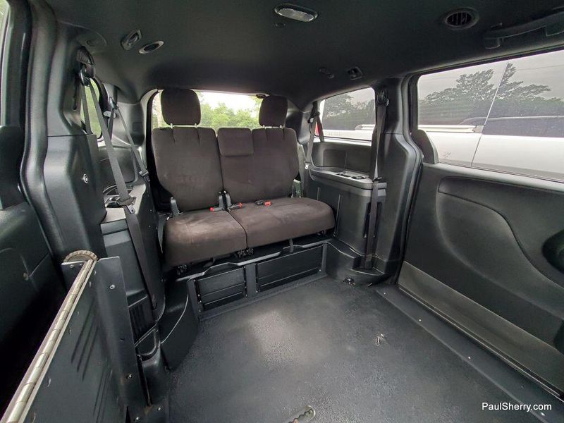 2014 Dodge Grand Caravan SXTImage 2